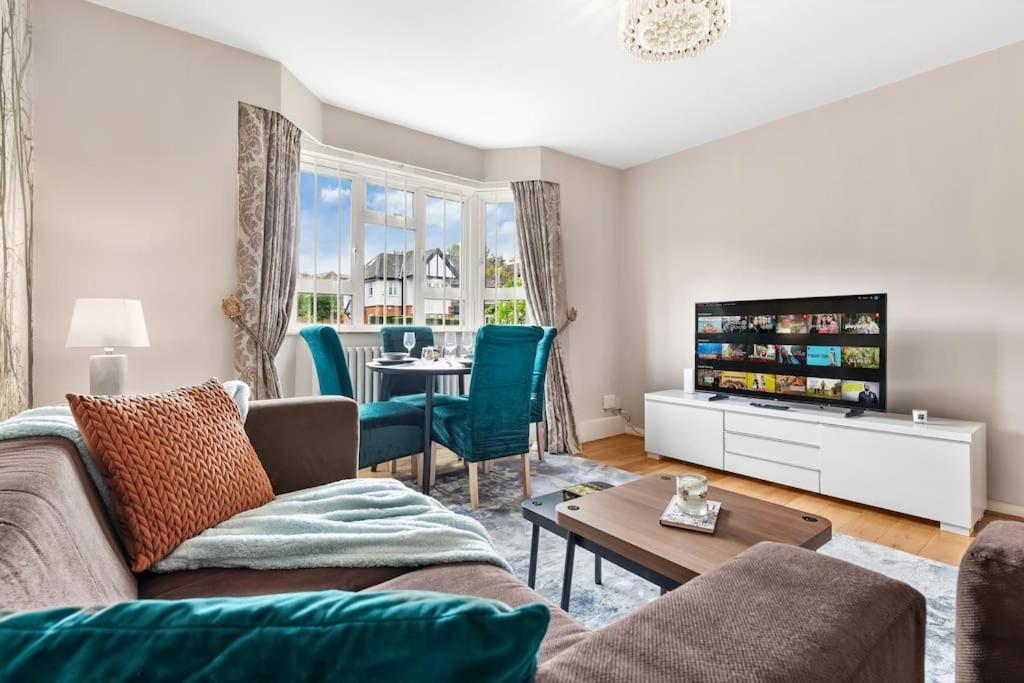 Modern Spacious 1 Bedroom Flat In Hampstead *