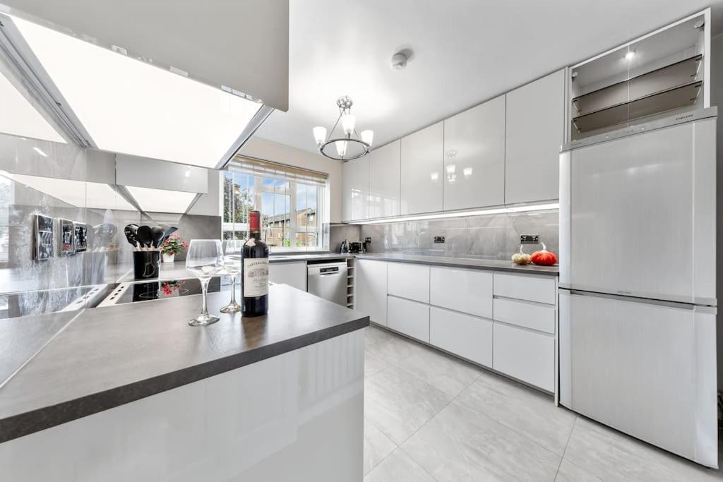 Appartamento Modern Spacious 1 Bedroom Flat In Hampstead Londra
