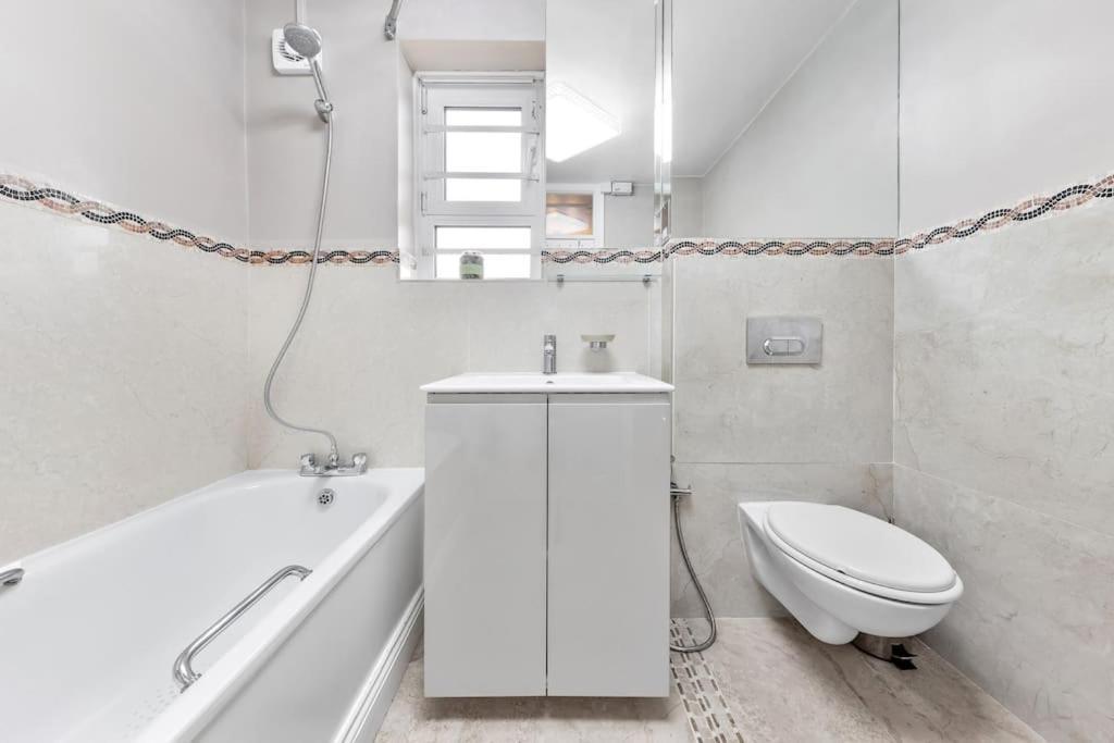 Appartamento Modern Spacious 1 Bedroom Flat In Hampstead Londra