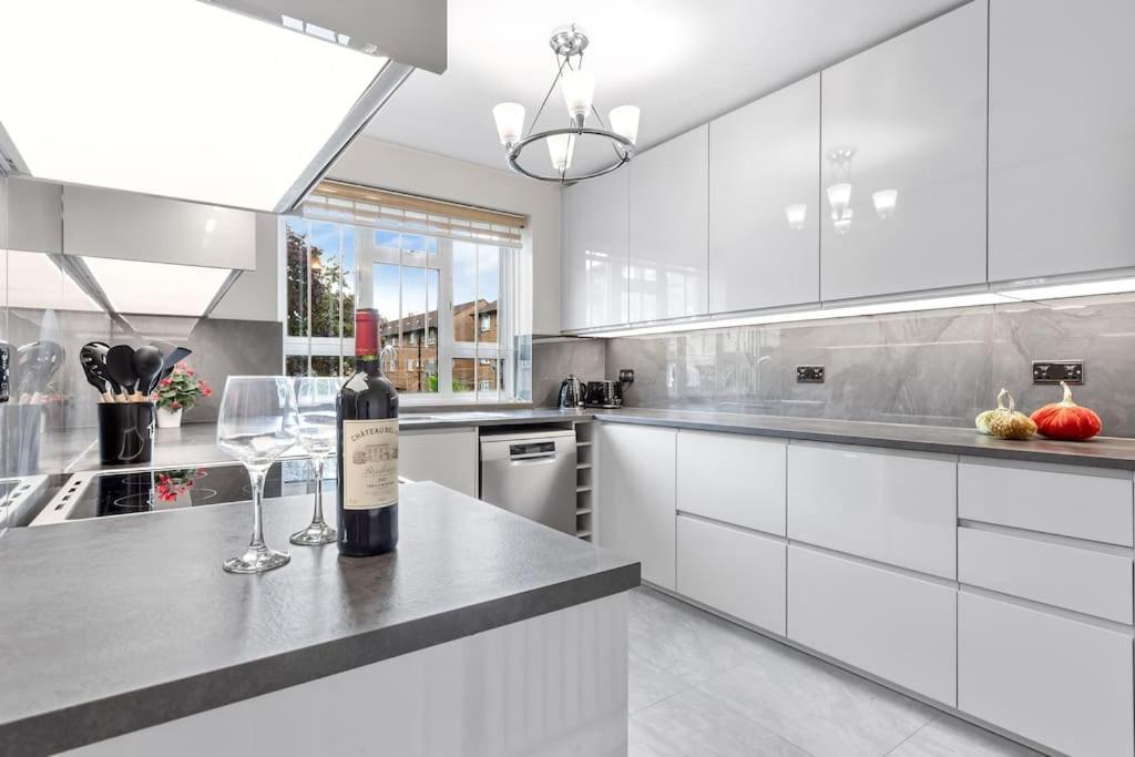 Appartamento Modern Spacious 1 Bedroom Flat In Hampstead Londra